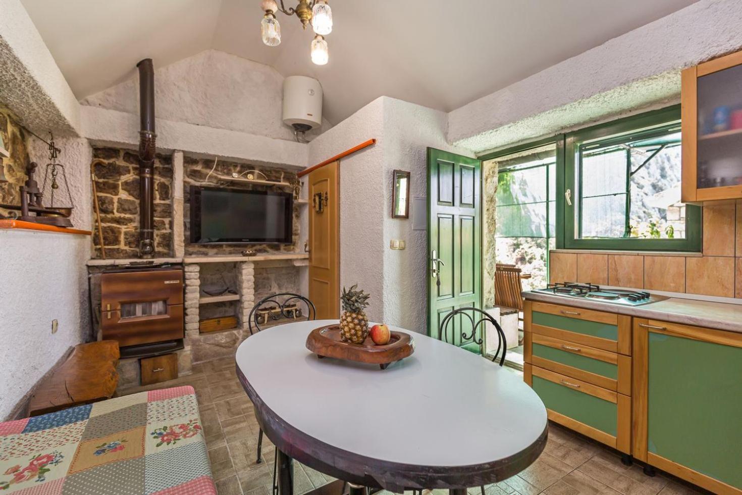 הוילה אומיס Mini Stone House מראה חיצוני תמונה
